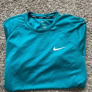 Nike men’s short sleeve tshirt.